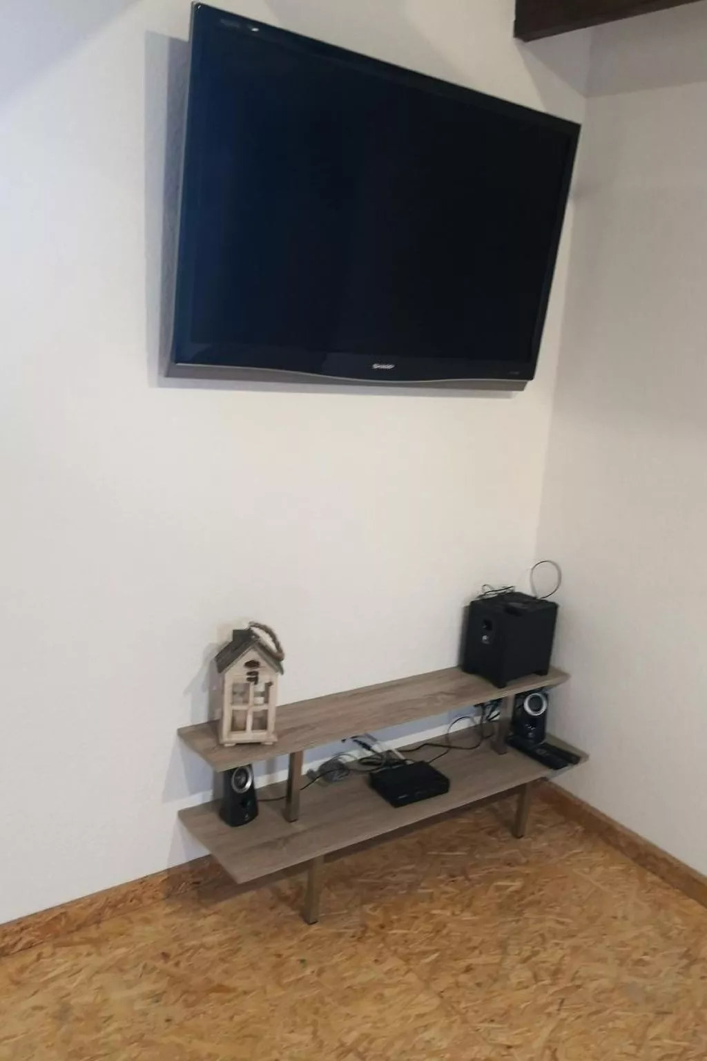 Haus am Wasser in Emden-Image-tags.info