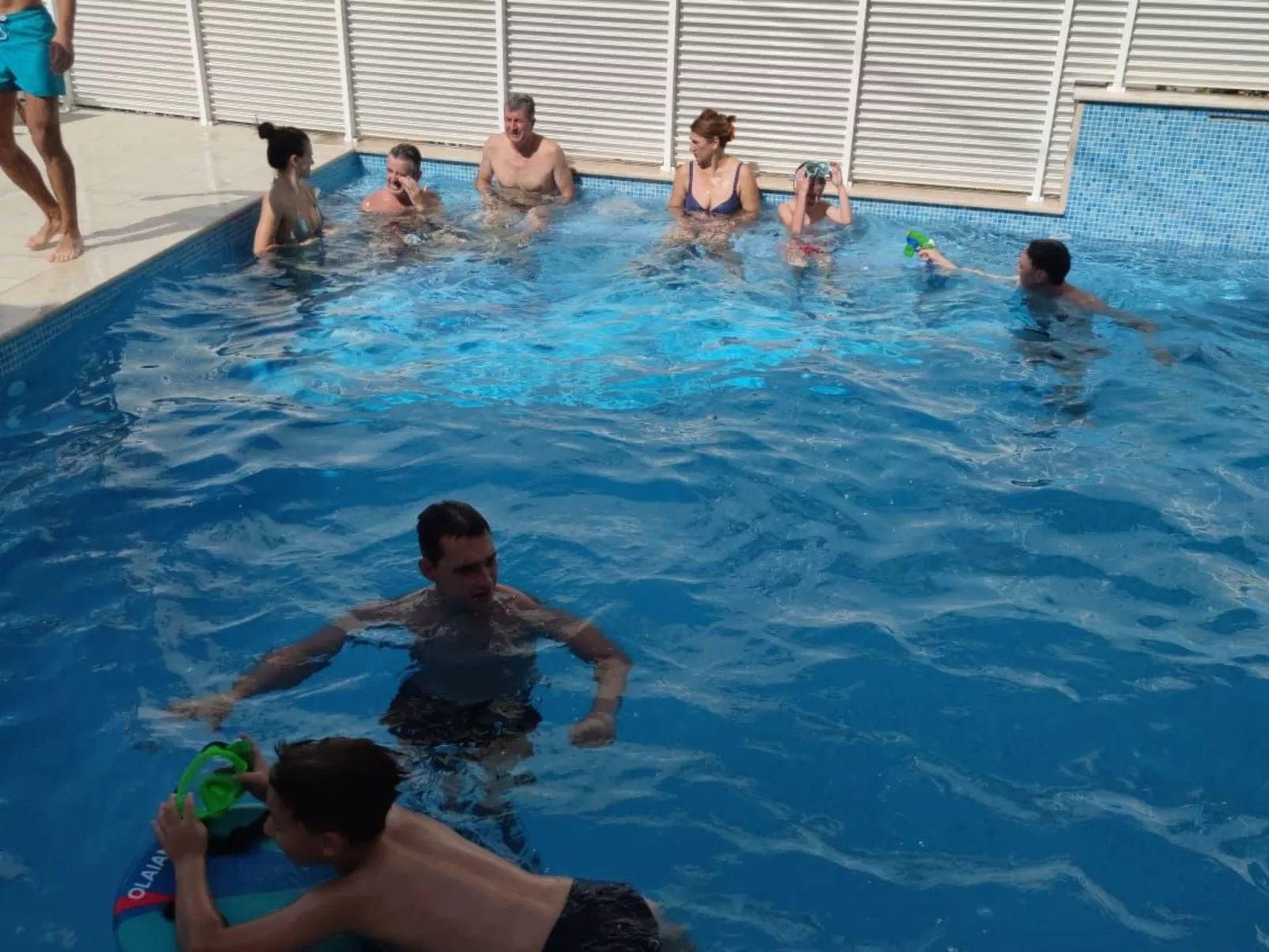 Für sechs Personen, mit einem Balkon-Buiten