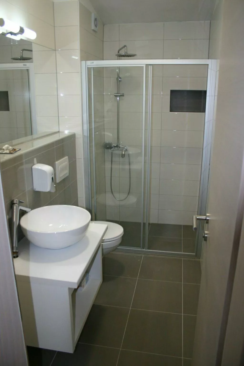 Nikica 3-Image-tags.info