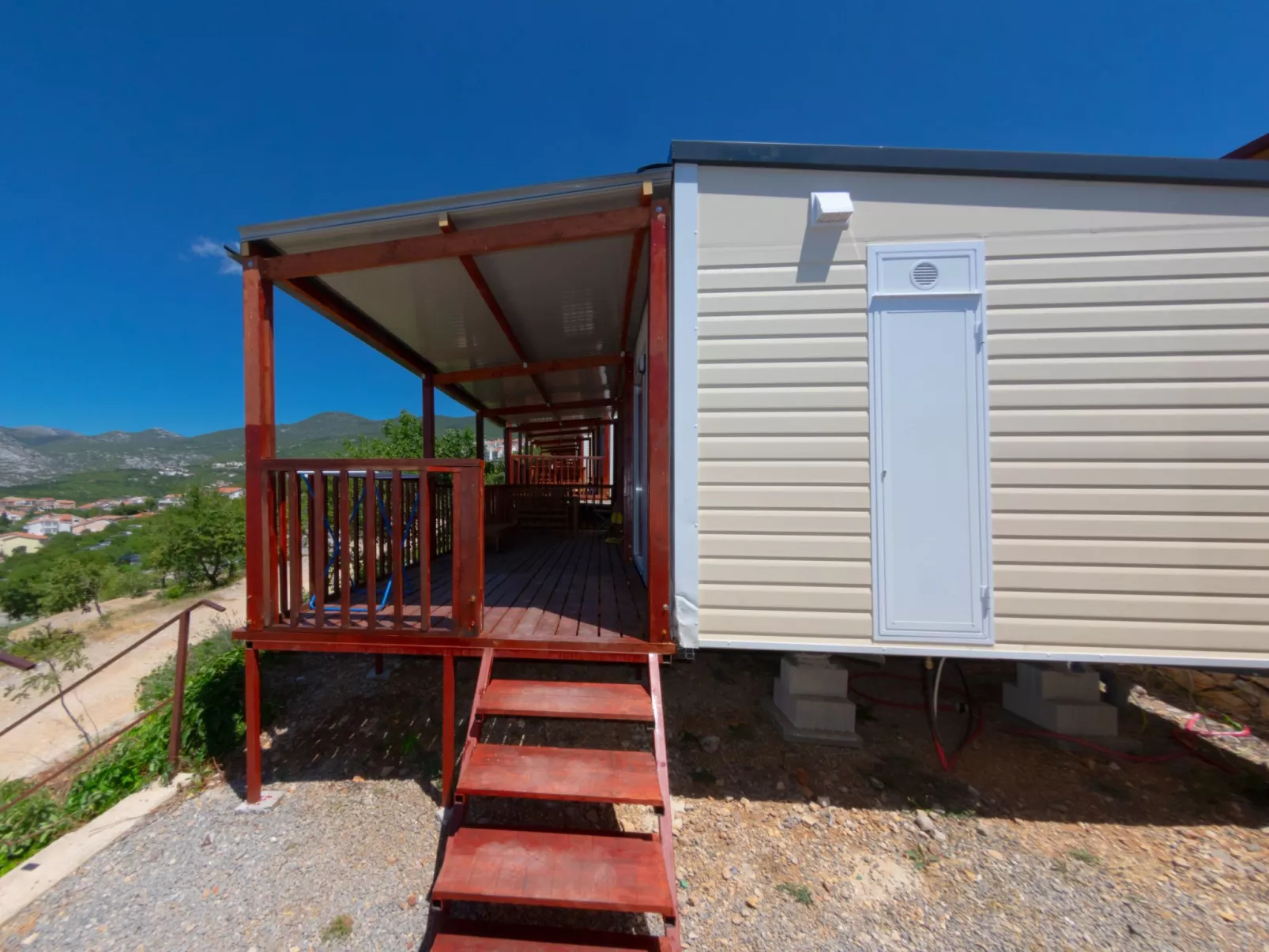 Mobilheim "Adria Family" mit Pool-Buiten