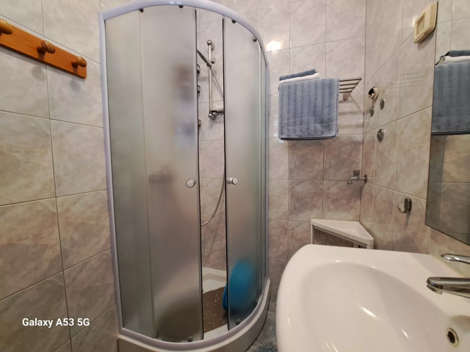 "Blue", Valbandon-Binnen