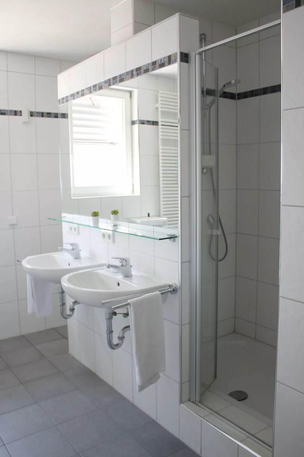 River Residence Regensburg, großzügige Wohnung für bis zu 3 Personen-Image-tags.info