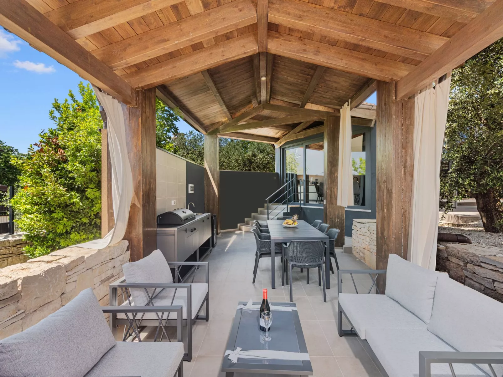 Villa Luna-Image-tags.info