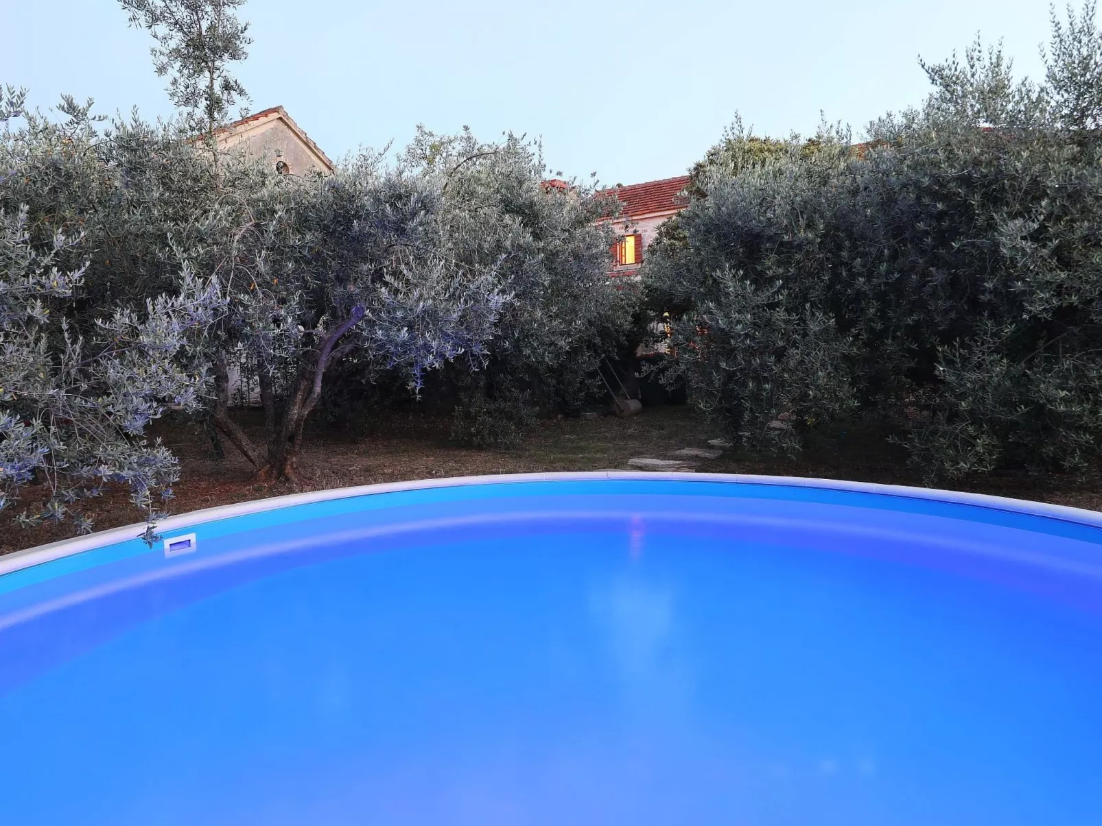 Stara frajla - Buiten