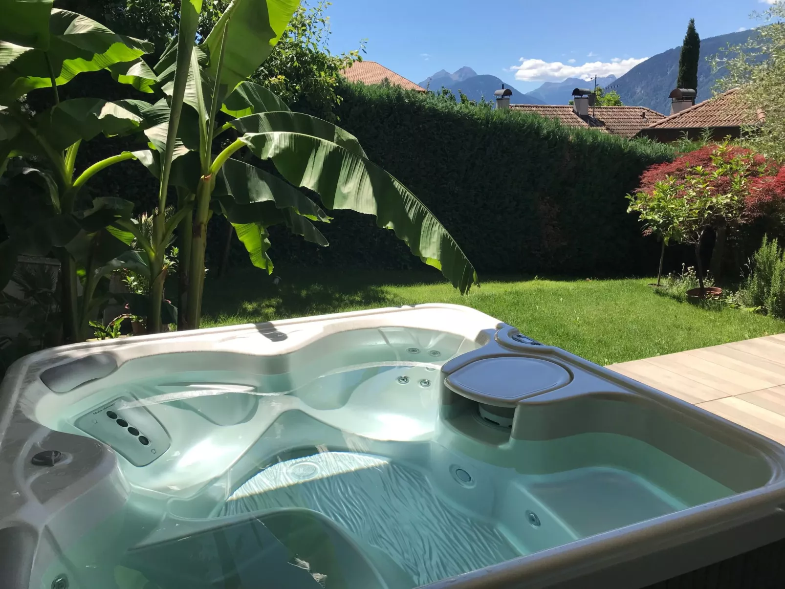 Appartement in Schenna mit Botanischem Garten-Buiten