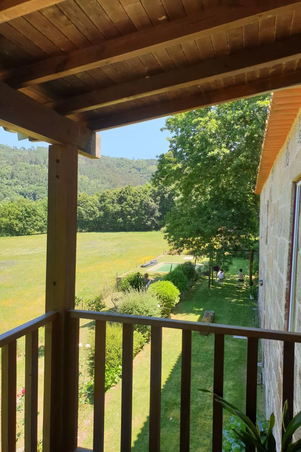 Haus jenseits des Flusses-Buiten