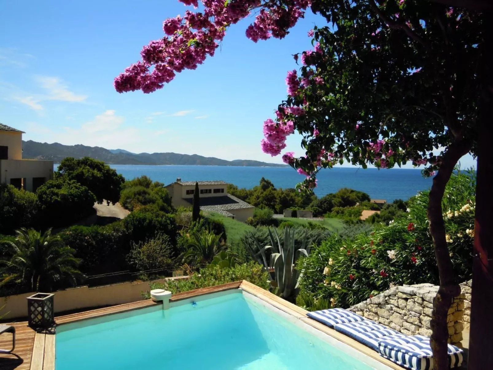 Pont de bateau, Meerblick mit privatem Pool-Image-tags.info