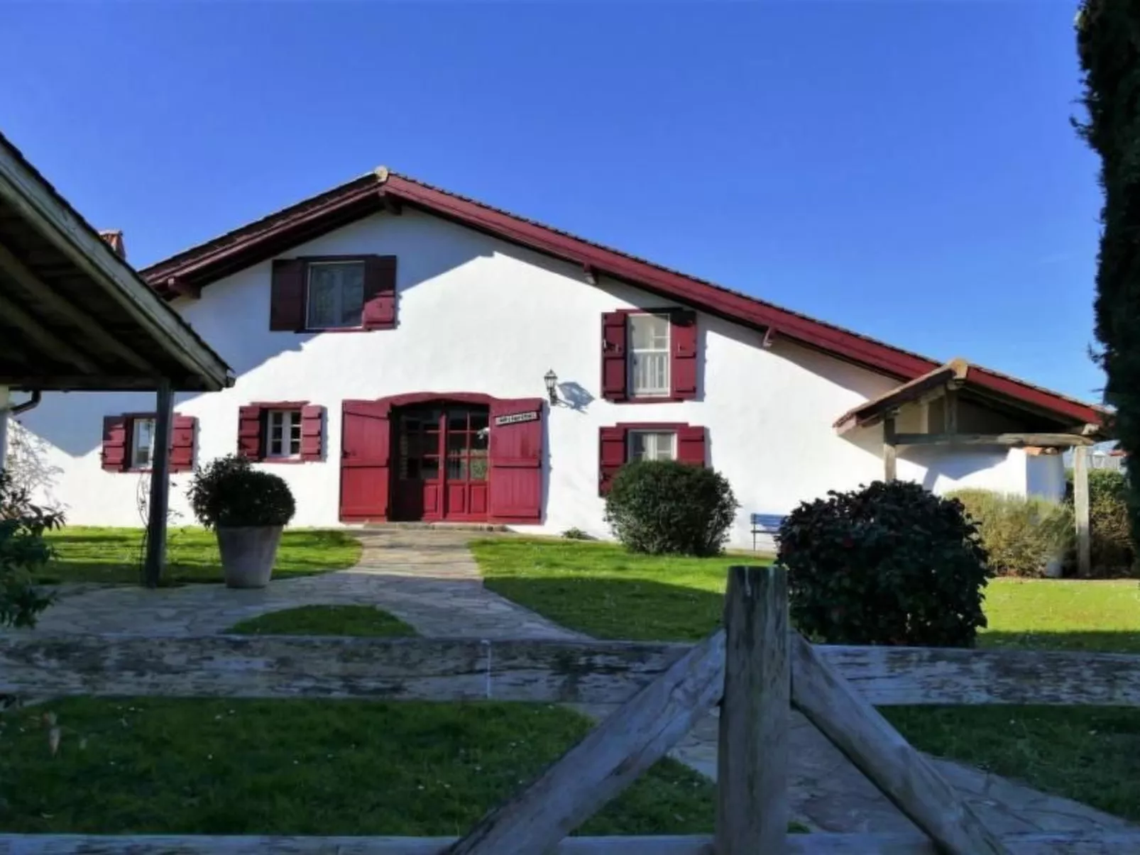 URSUYA-Image-tags.info