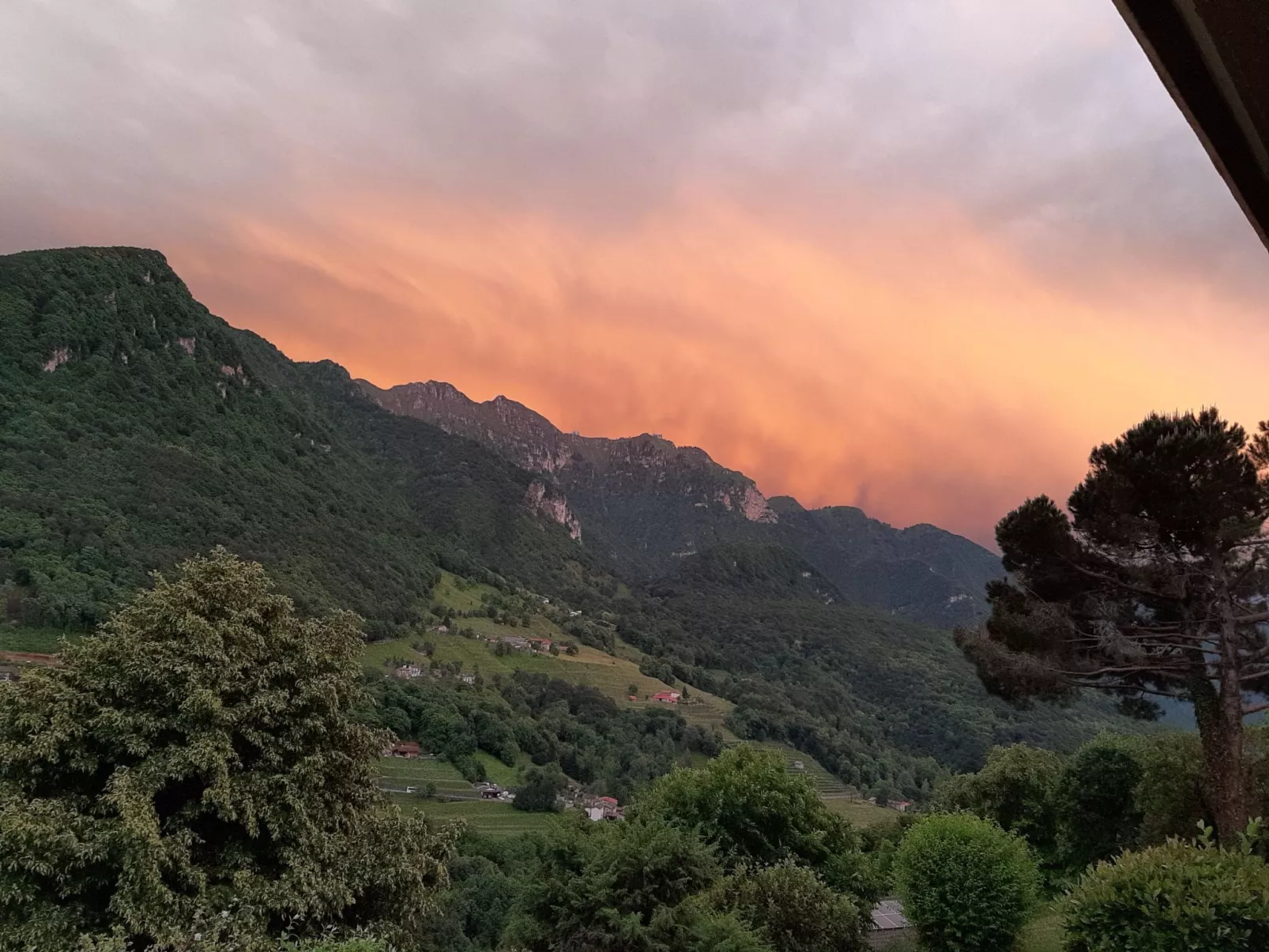 Casa primavera-Buiten