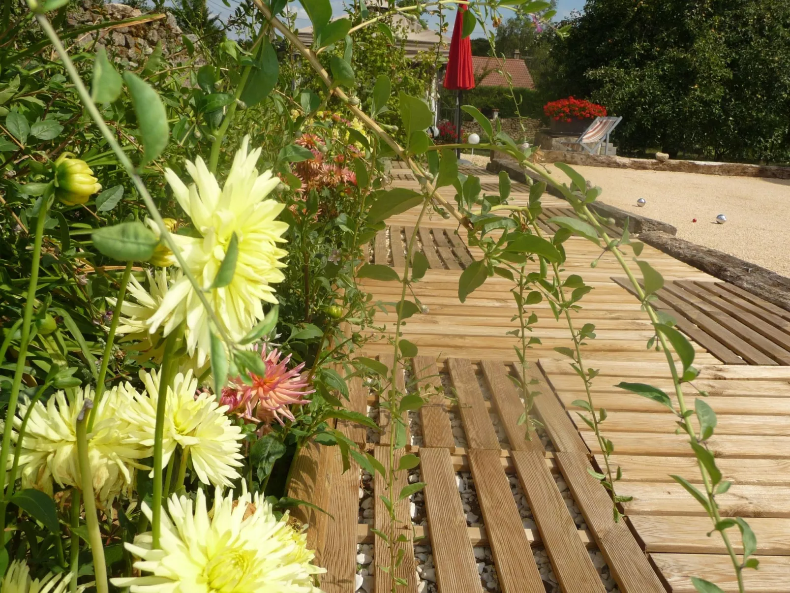 Domaine "Chez Marianne" mit Privatparkplatz-Buiten