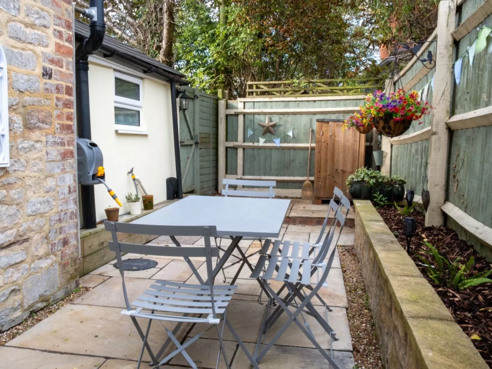 Doverow Cottage-Image-tags.info