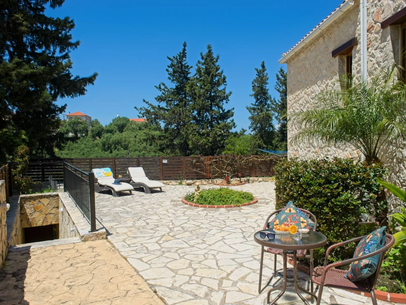 Traditionelle Villa mit privatem Pool-Buiten