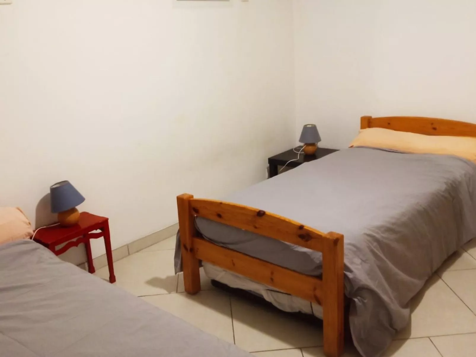 La petite maison sous les pinins-innenpool-Binnen