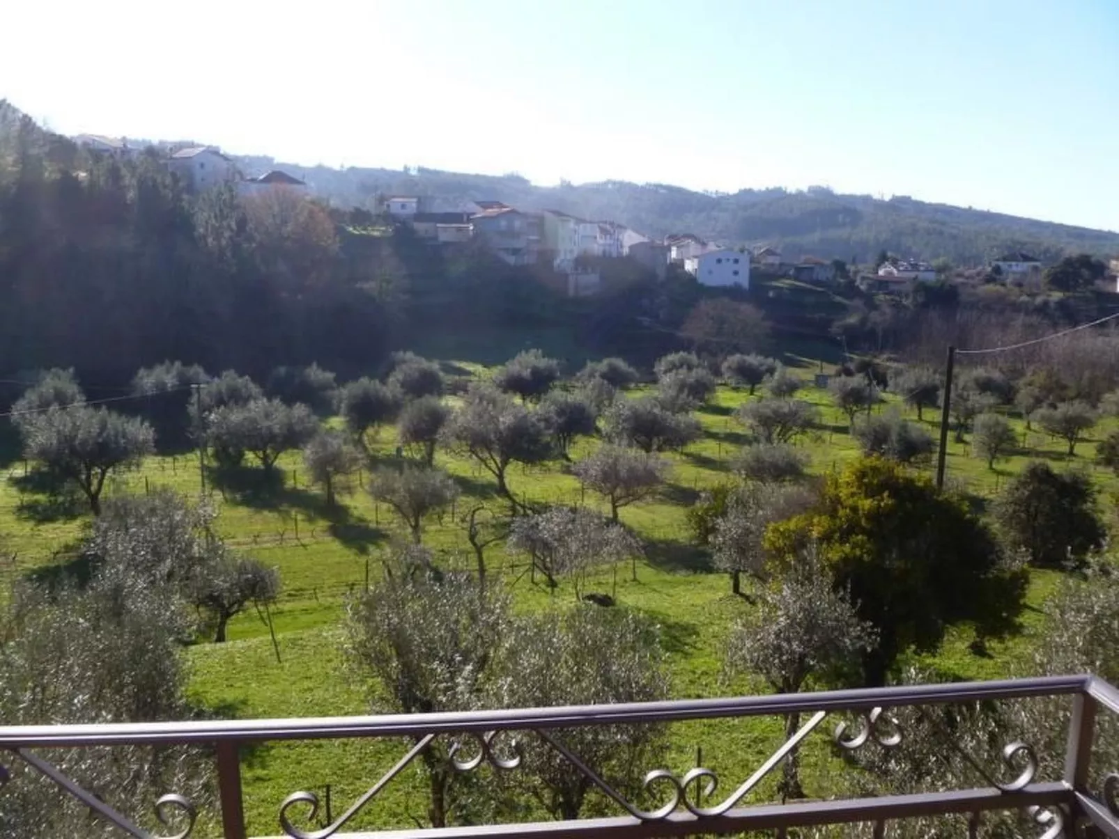 Mit Sonnenterrasse und großem Garten-Buiten