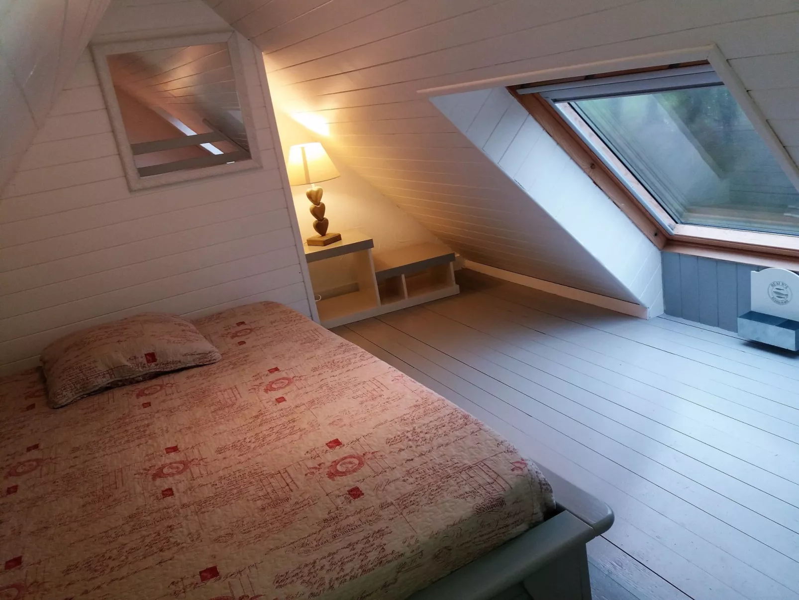 Großes Haus mit überdachtem und beheiztem Swimmingpool-Binnen