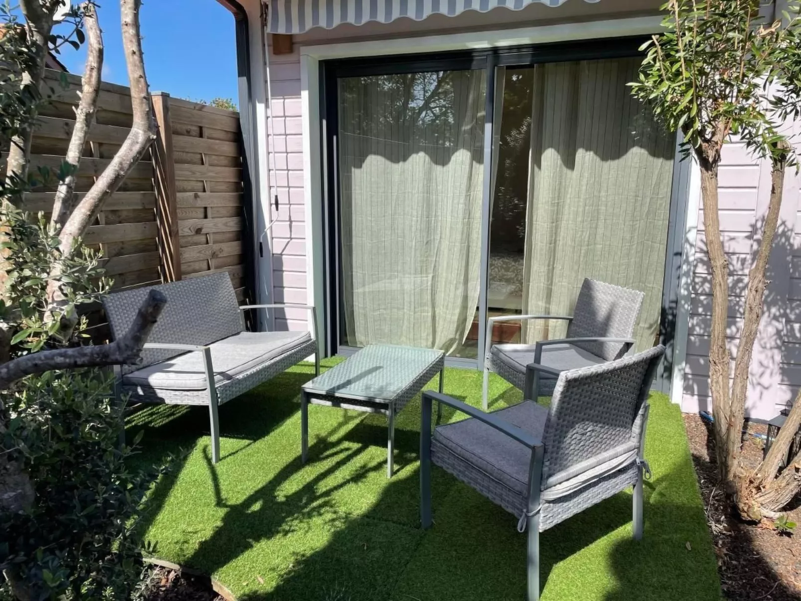 Villa Eden Bleu - Haus in Südlage mit beheiztem Pool und privatem Whirlpool-Buiten