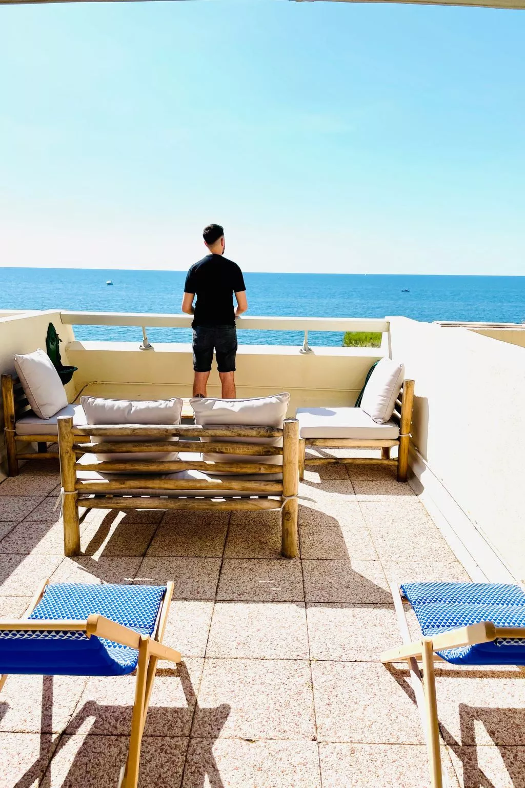 Wunderschöne renovierte Wohnung mit vollem Meerblick-Buiten