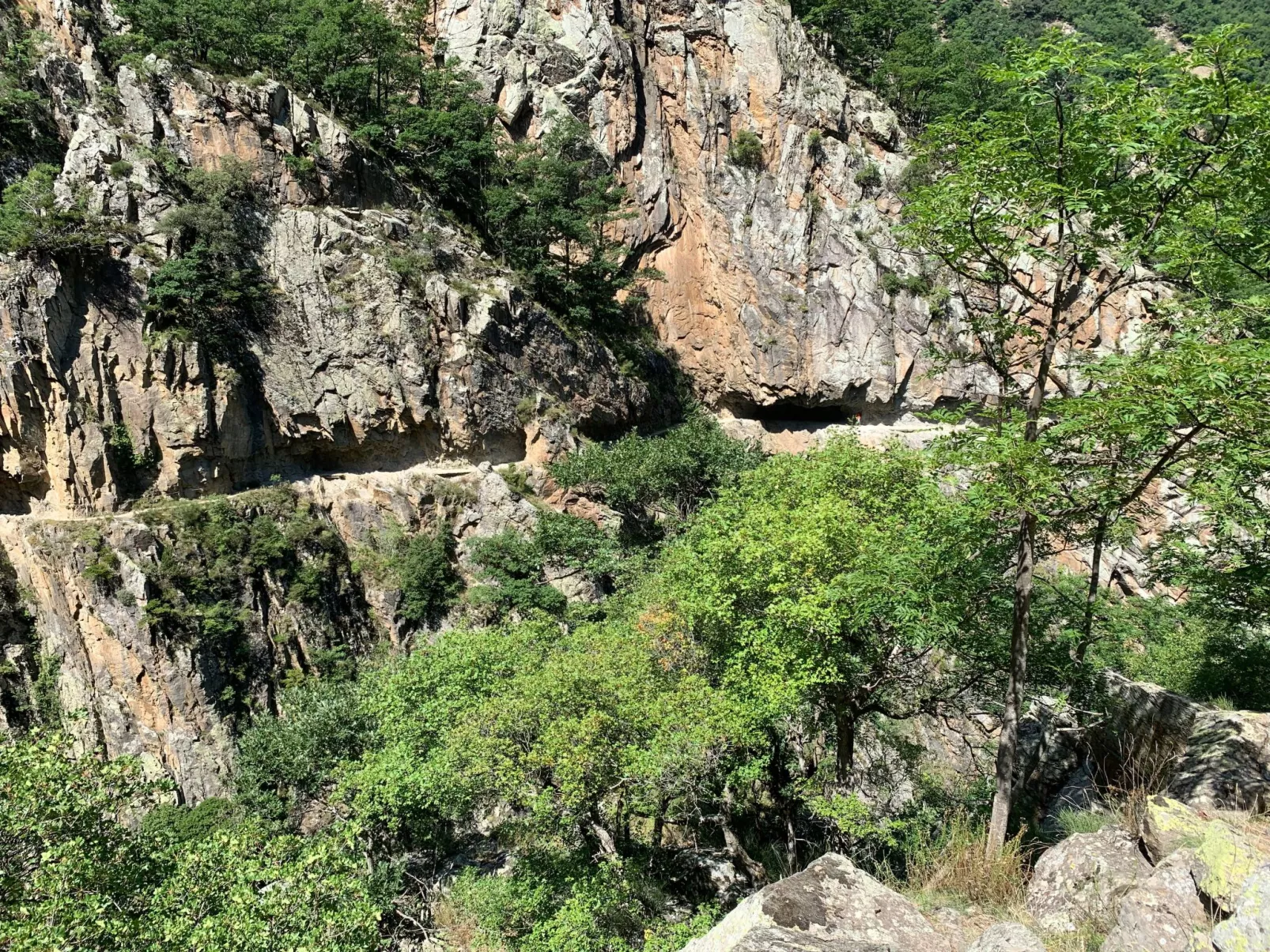 "Villa romaga mit Wallbox-Buiten