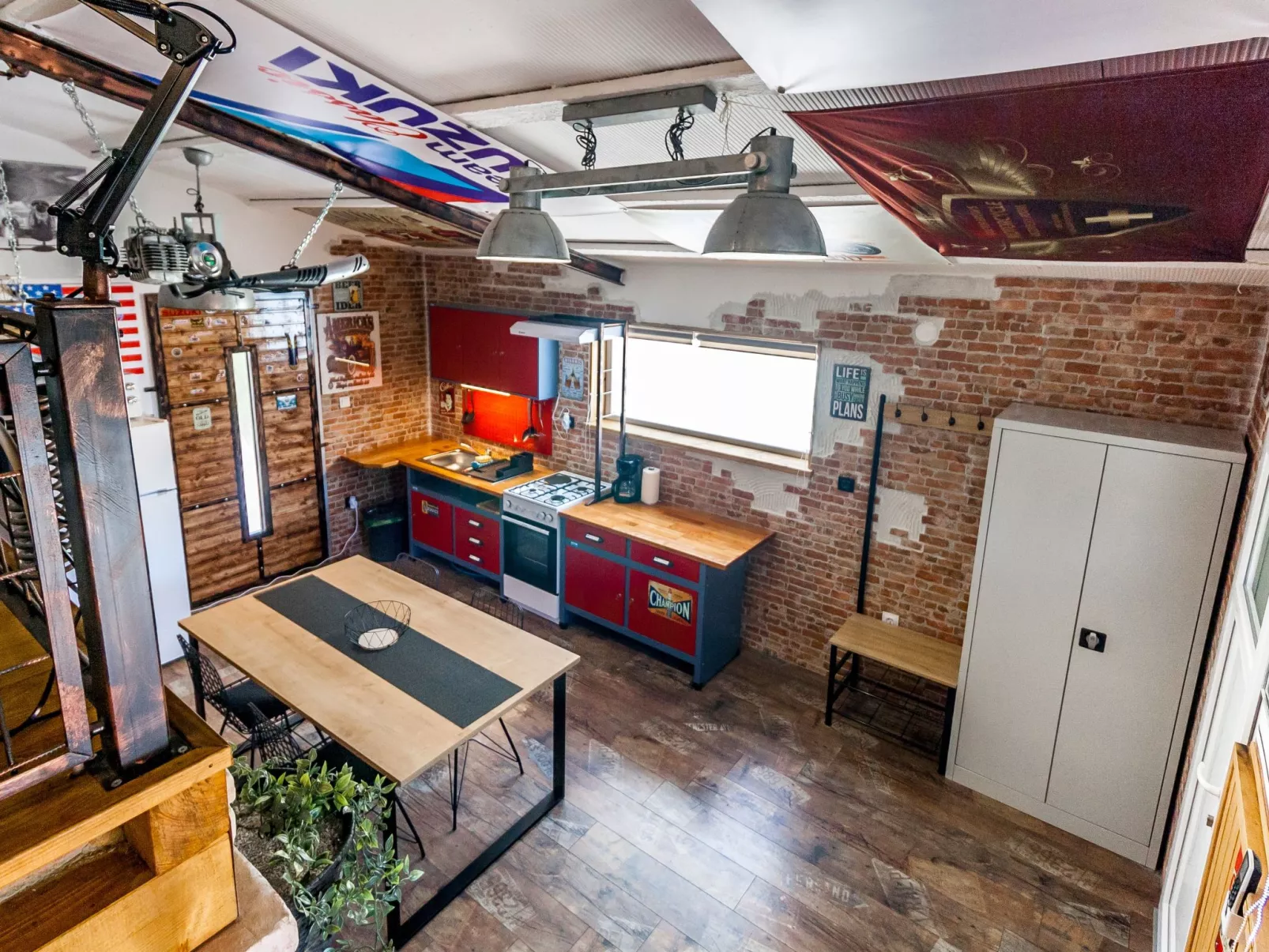 Haus im Industriestil Eni mit privatem Parkplatz-Image-tags.info