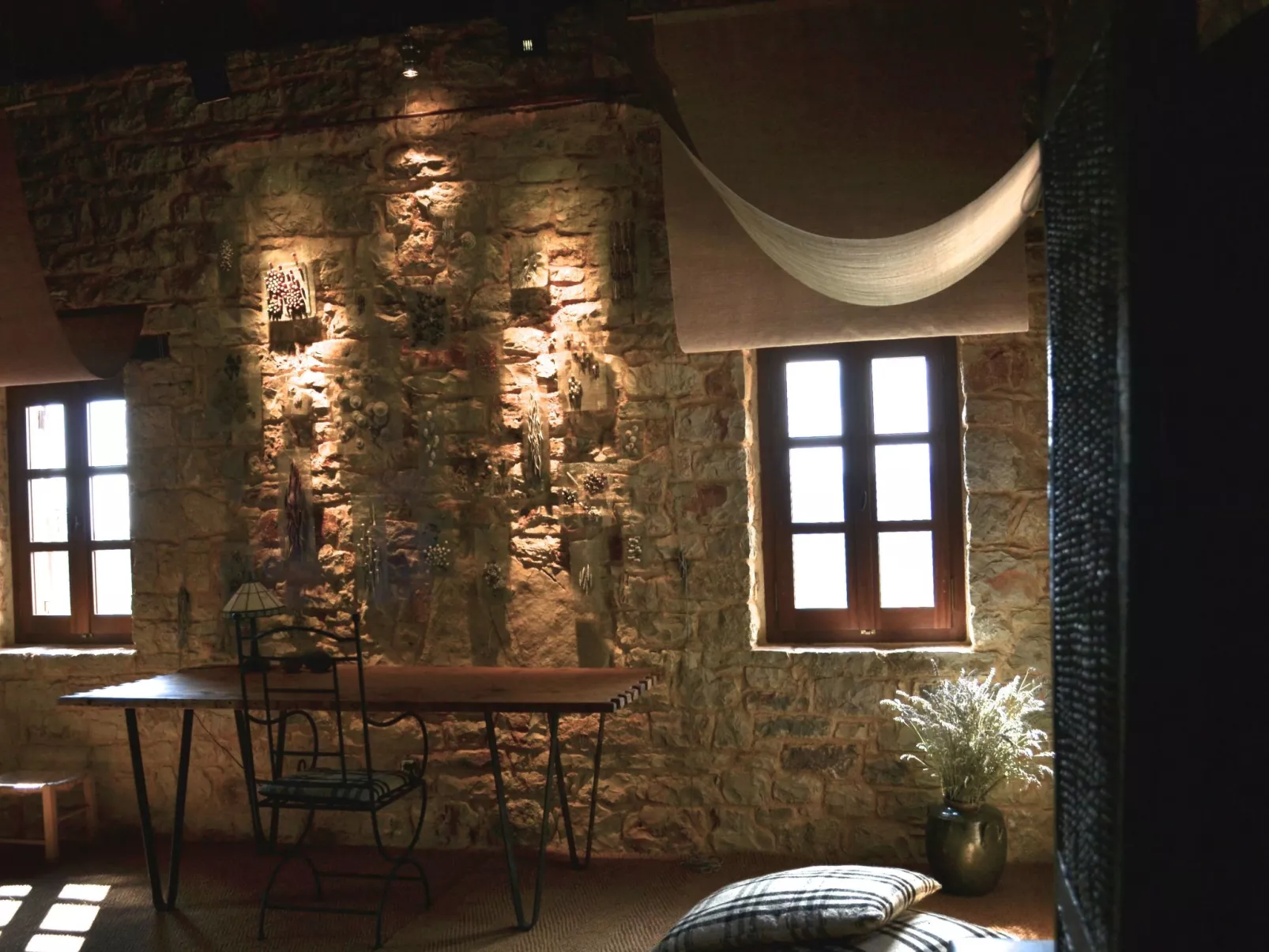 "Stone Retreat"-Binnen