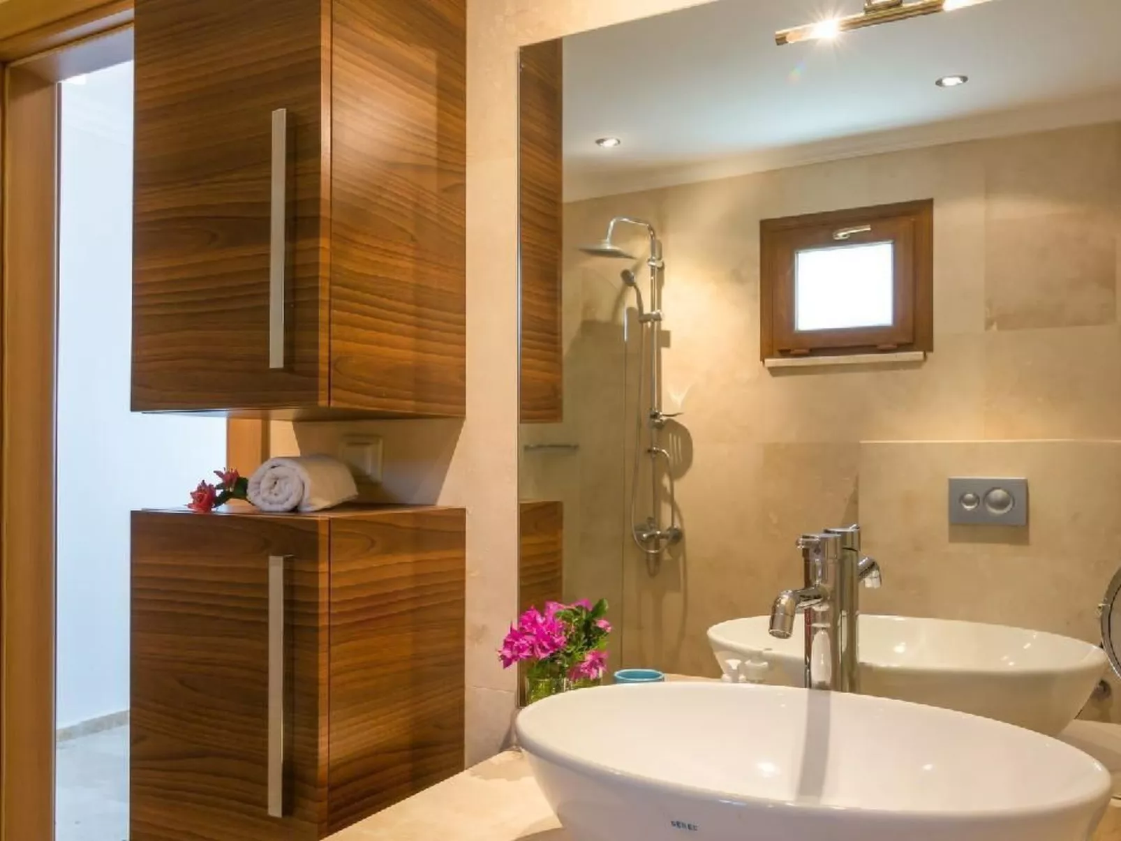 Luxuriöse Villa mit atemberaubendem Meerblick-Binnen