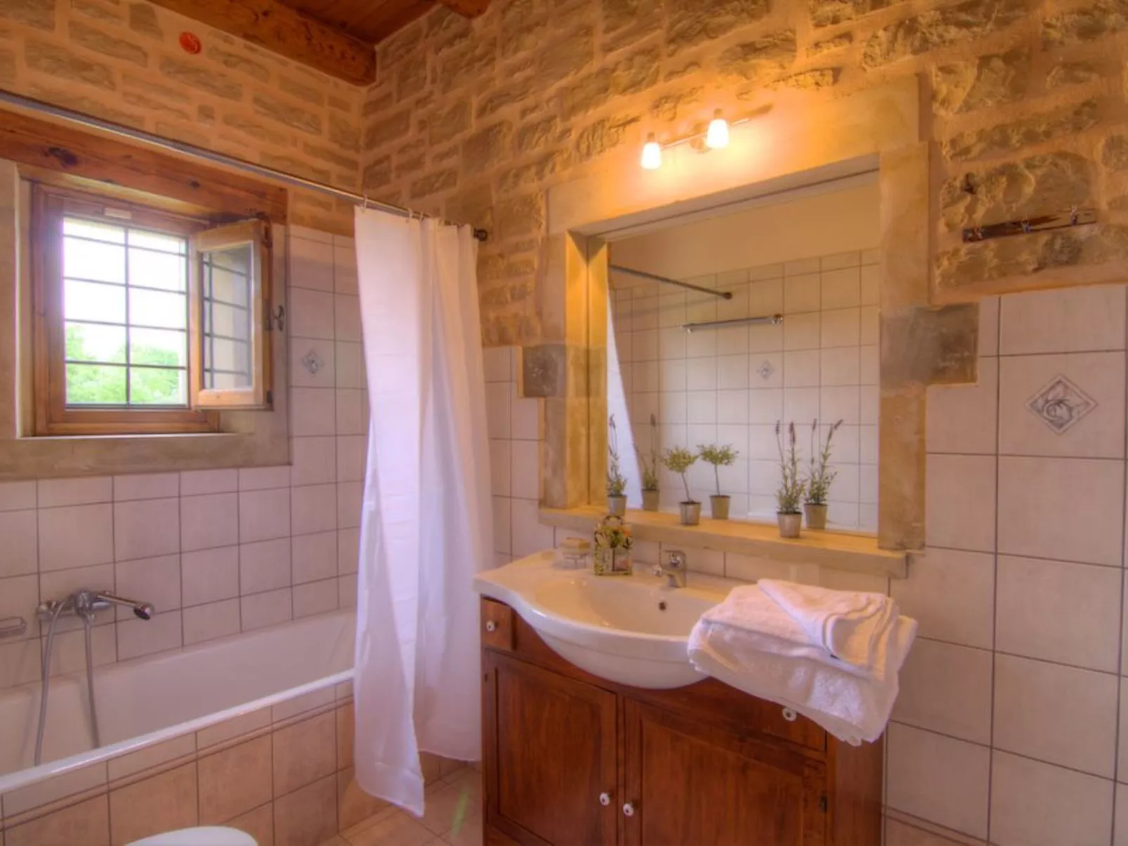 Traditionelle Steinvilla Phaedra in Strandnähe-Image-tags.info