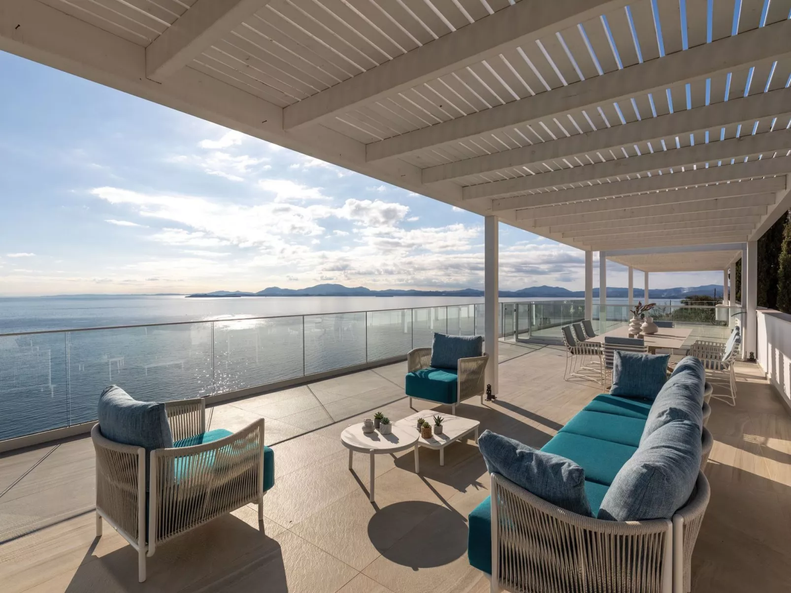 Luxuriöses Apartment mit zwei Schlafzimmern und Meerblick-Binnen