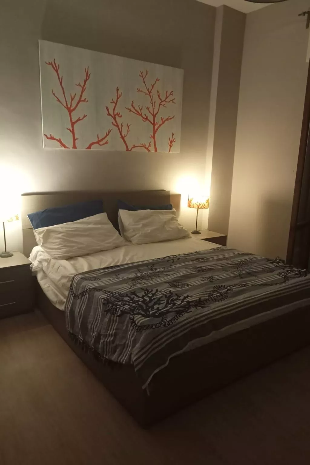 Entspannung am Meer in der Nähe von Neapel-Image-tags.info