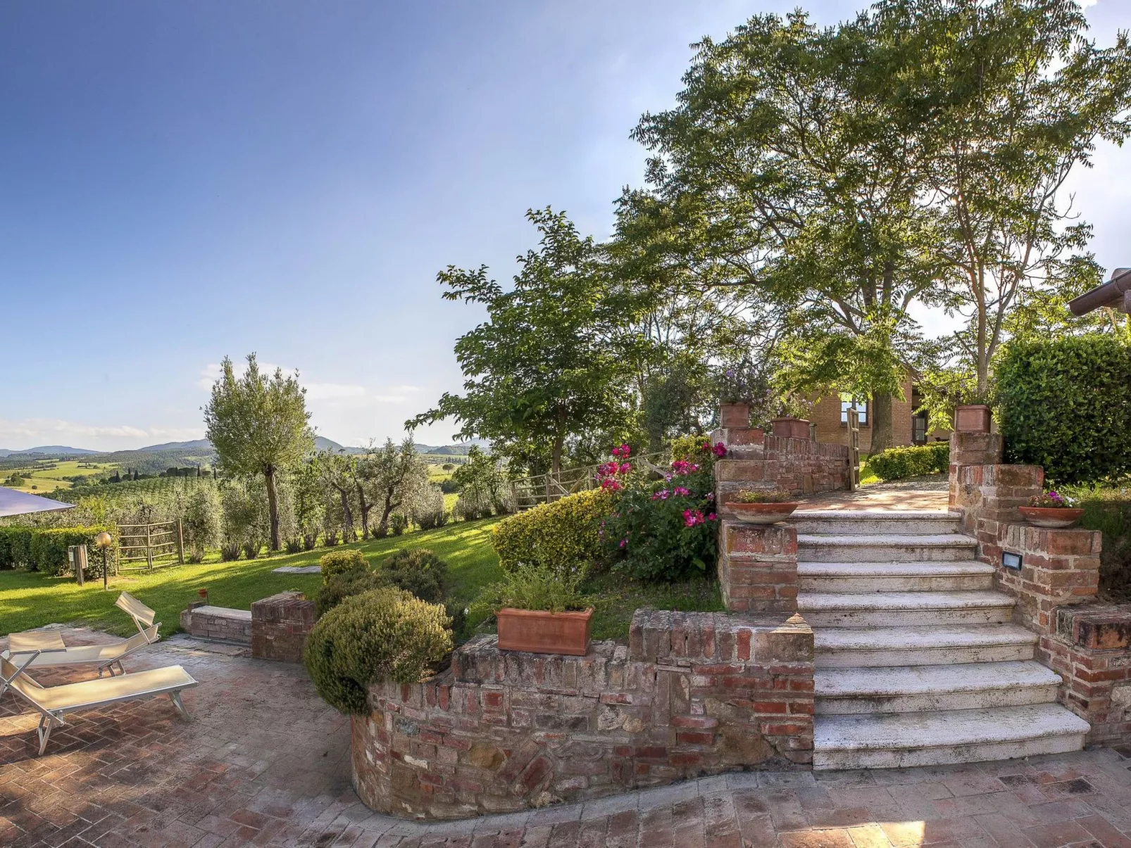 Belvedere B4' Wohnung mit Gemeinschaftspool-Buiten