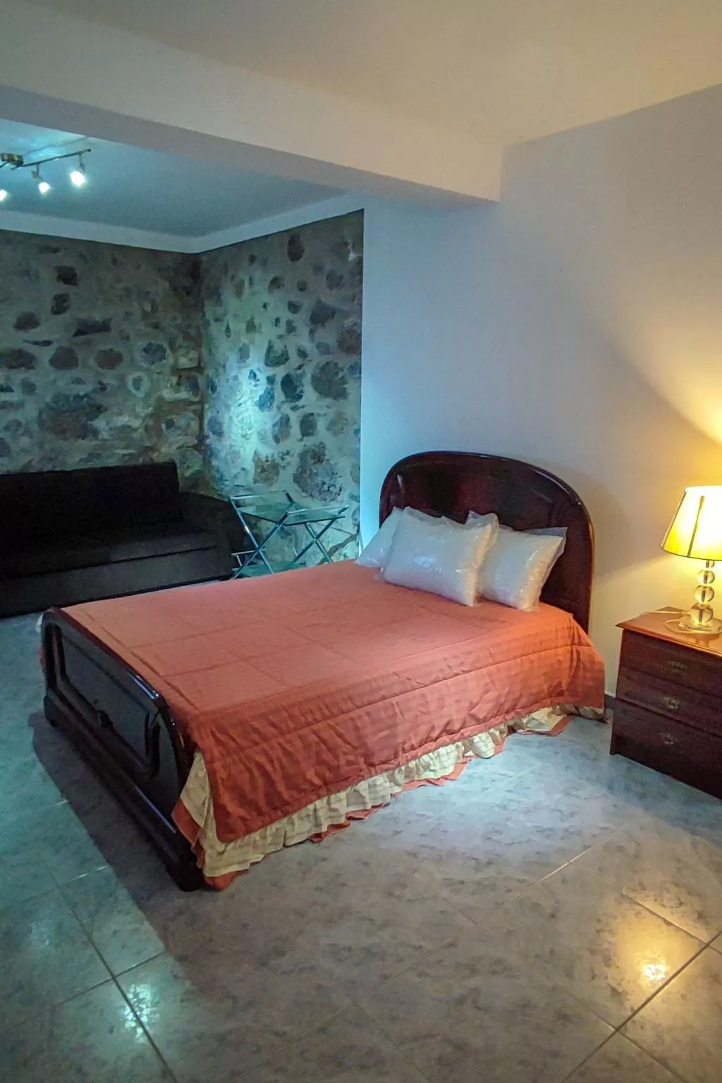 Die lustige und entspannende Wohnung mit Terrasse und Aussicht-Binnen