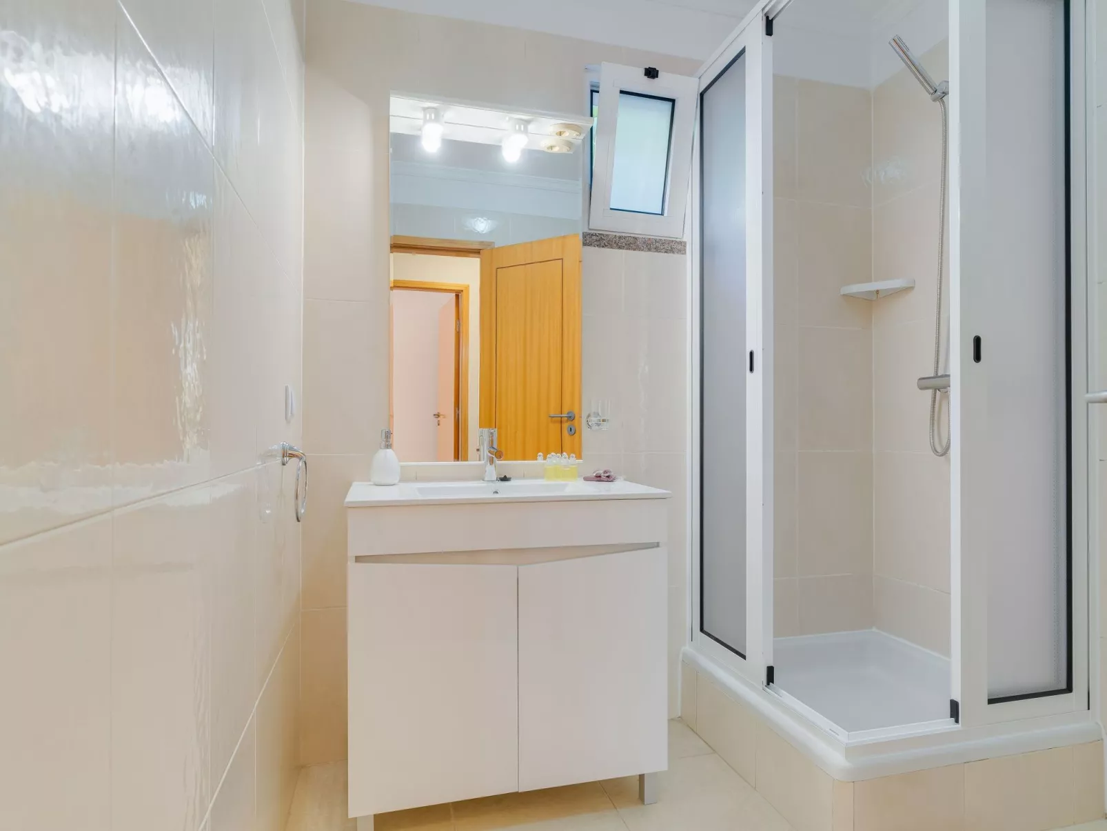 Villa Holiday Sun-Image-tags.info