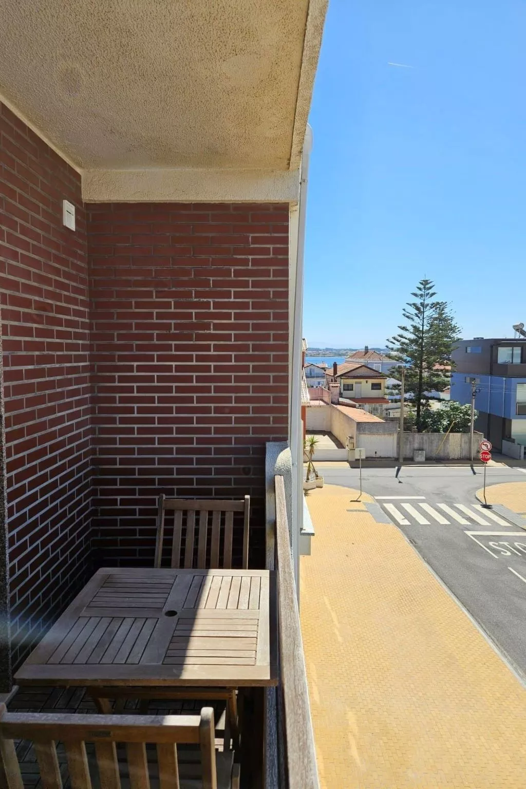 Fluss Meer Sonne am Costa Nova Strand-Buiten