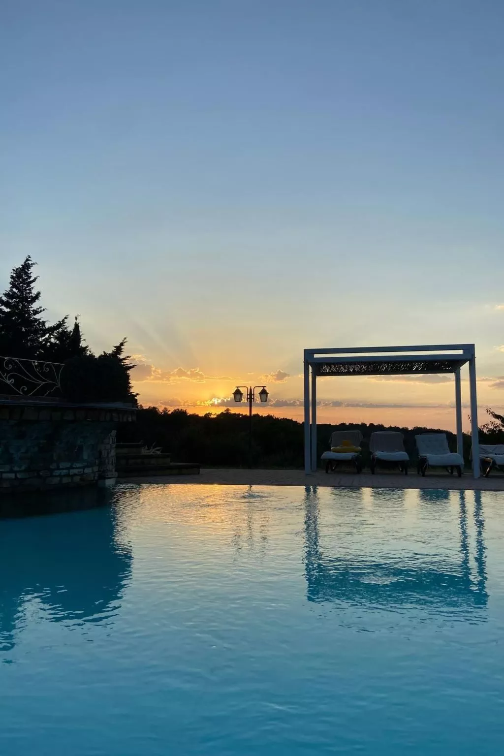 Für 10 Personen und 4 Kinder in Chianni, Toskana (Provinz Pisa)-Buiten