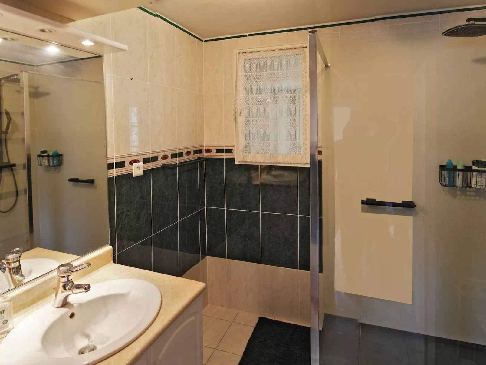 Wunderschönes Dorf am Meer-Binnen