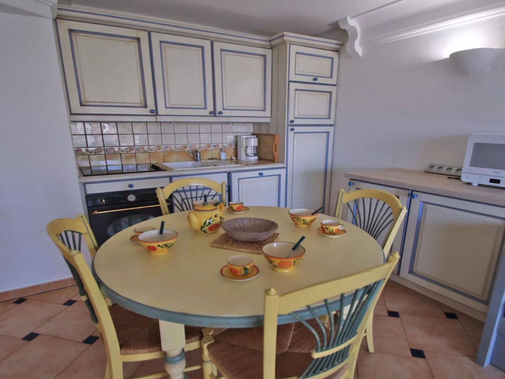 Appt T3 - 5 Pers - Climatisation - Piscine-Binnen