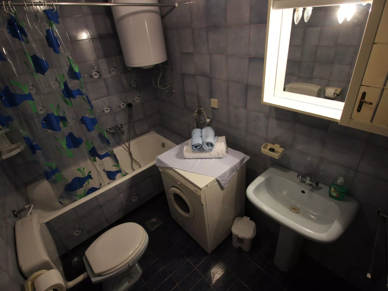 Am schönen Kieselstrand.-Binnen