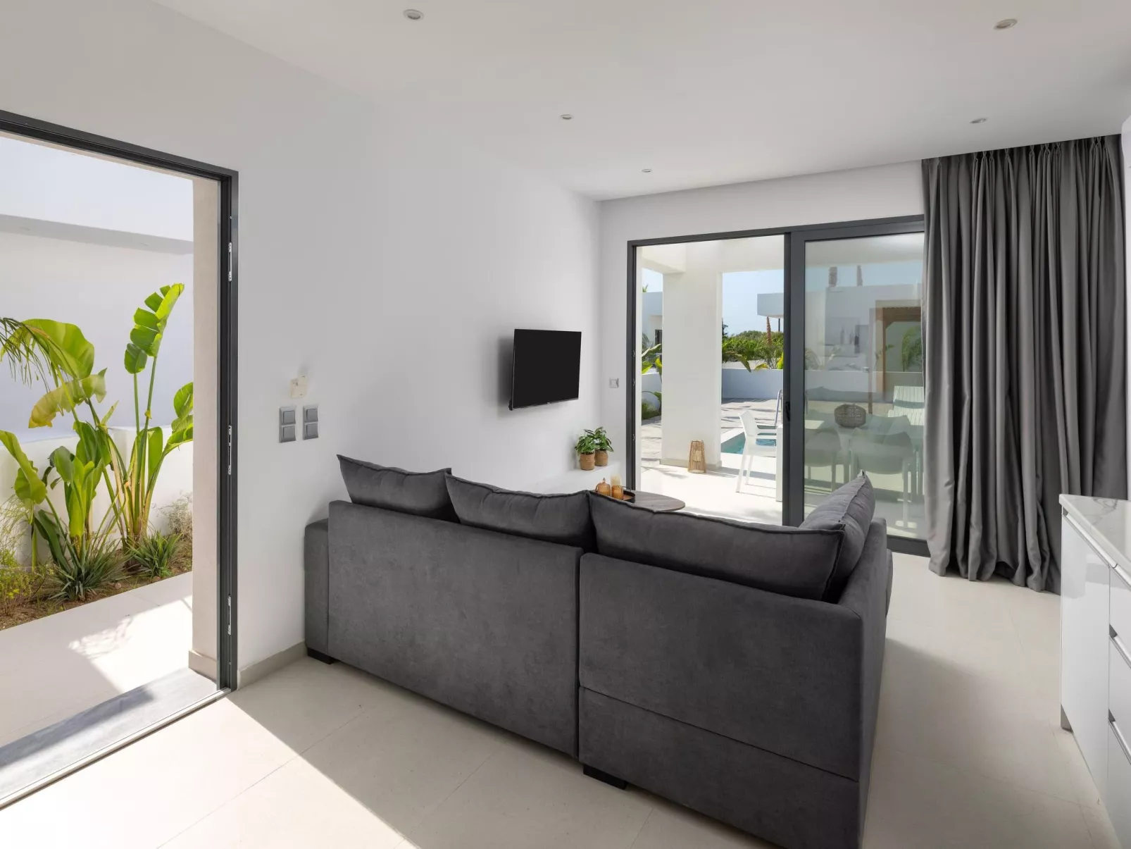 Salzige Luxus-Villa 4-Binnen