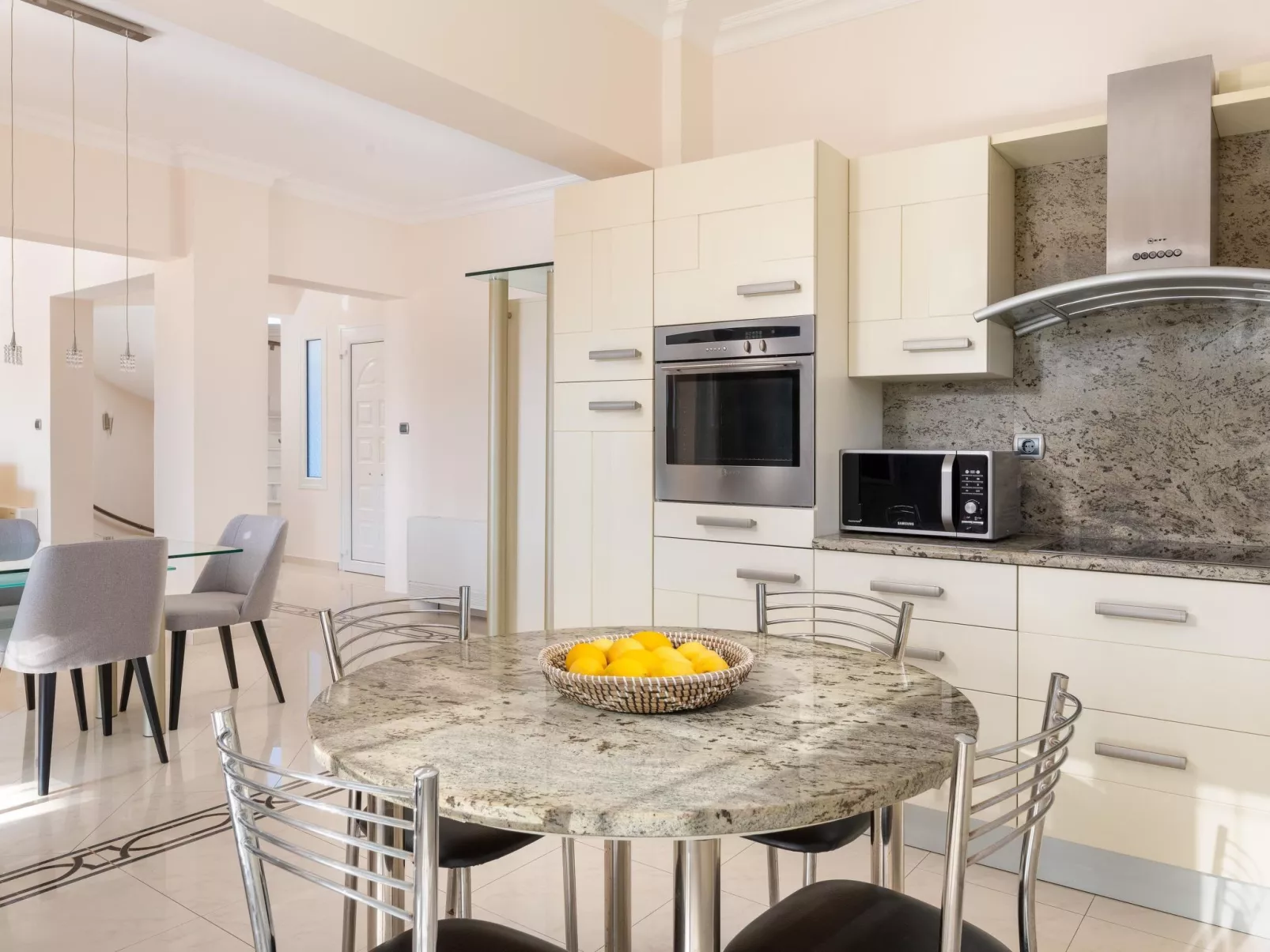 Villa Kamos in Archangelos-Binnen