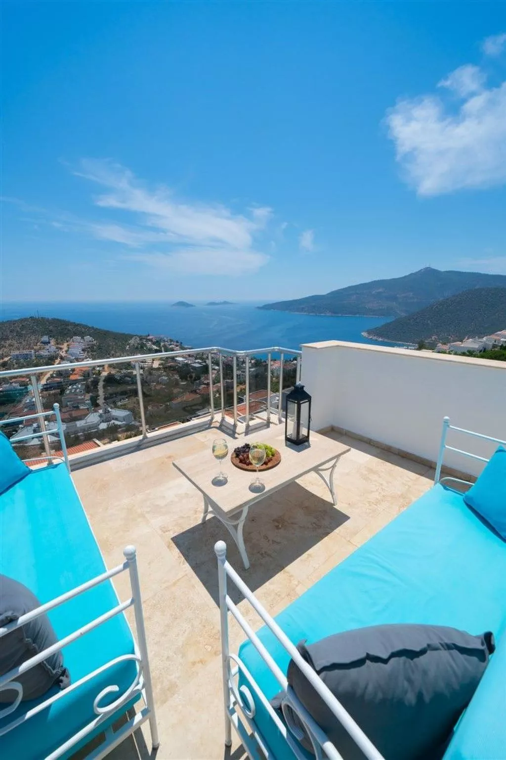 Villa Blueline mit Pool und Meerblick, im Zentrum-Image-tags.info