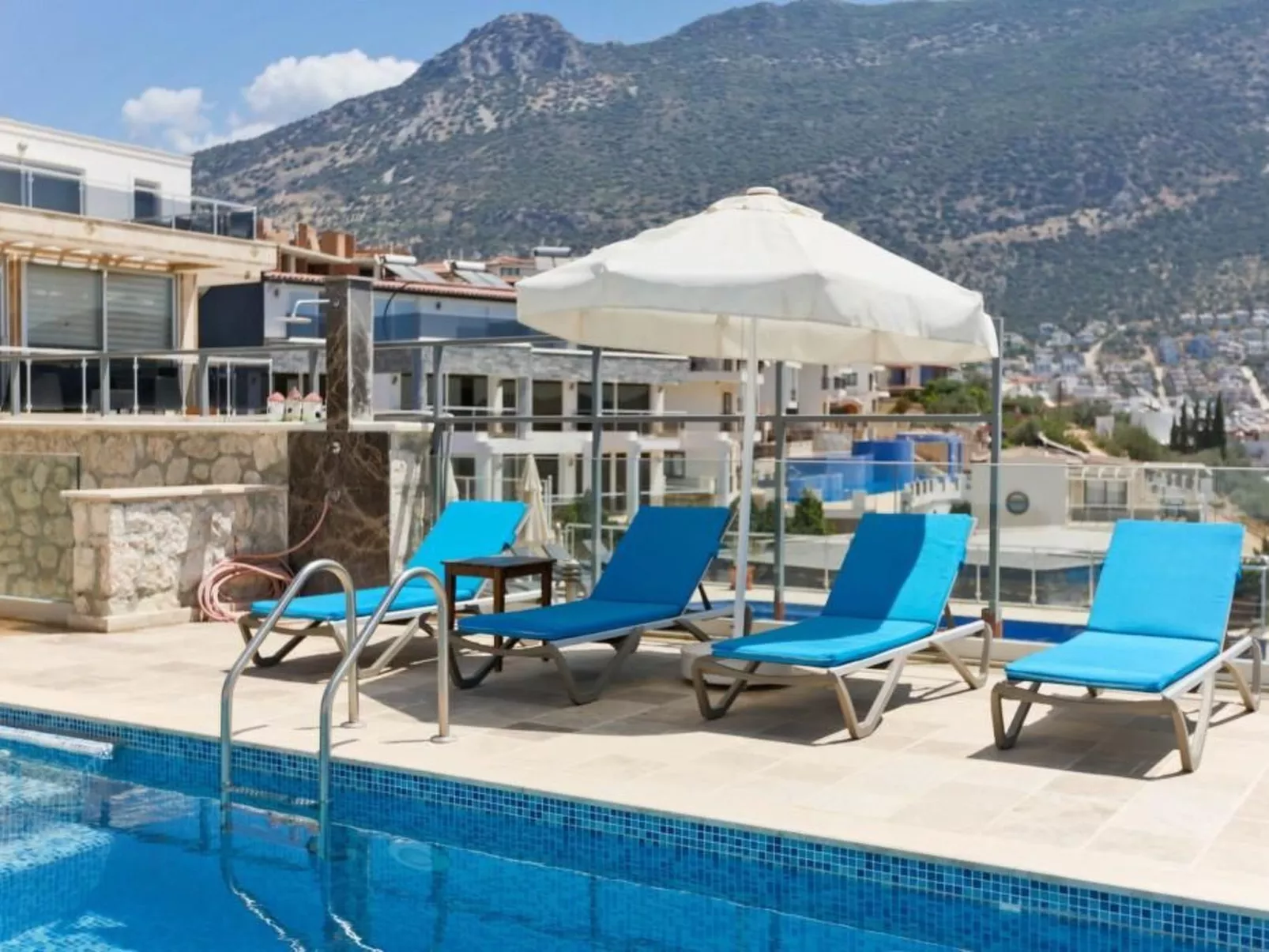 Villa Pool 2 mit Meerblick-Buiten