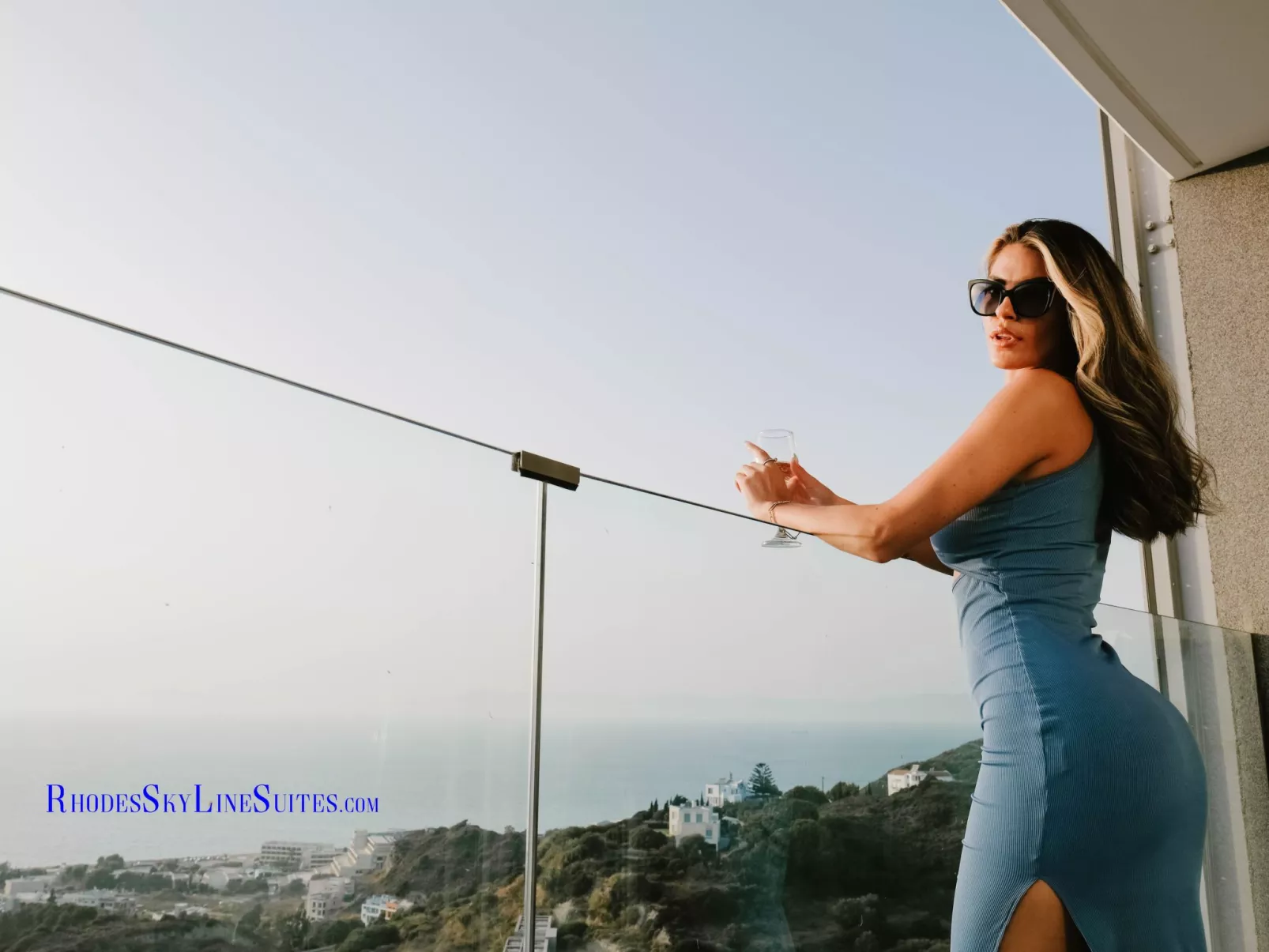 Rhodes Skyline Suites-Binnen