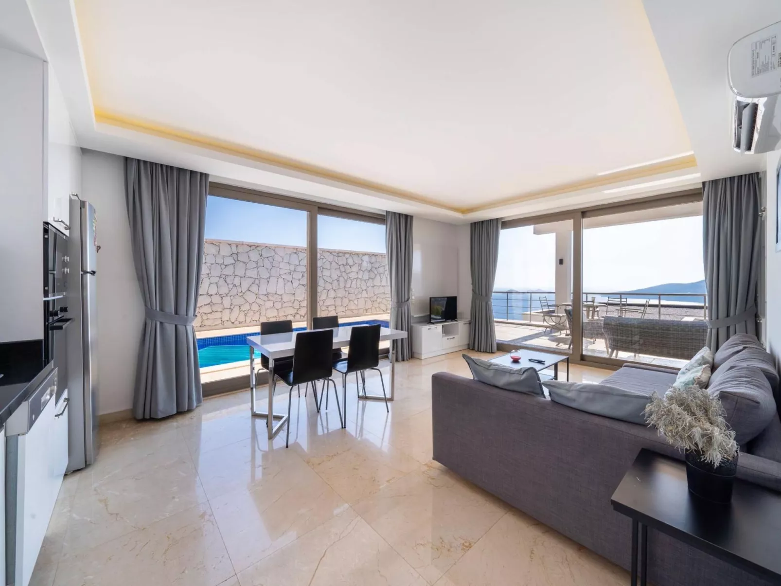 Villa Mini Arden mit Privatem Pool und Meerblick-Binnen