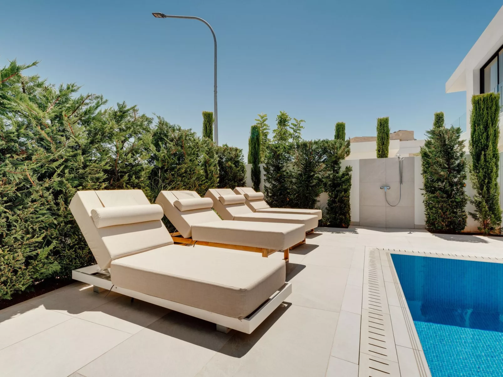 "Hercules 41" mit privatem Parkplatz-Binnen