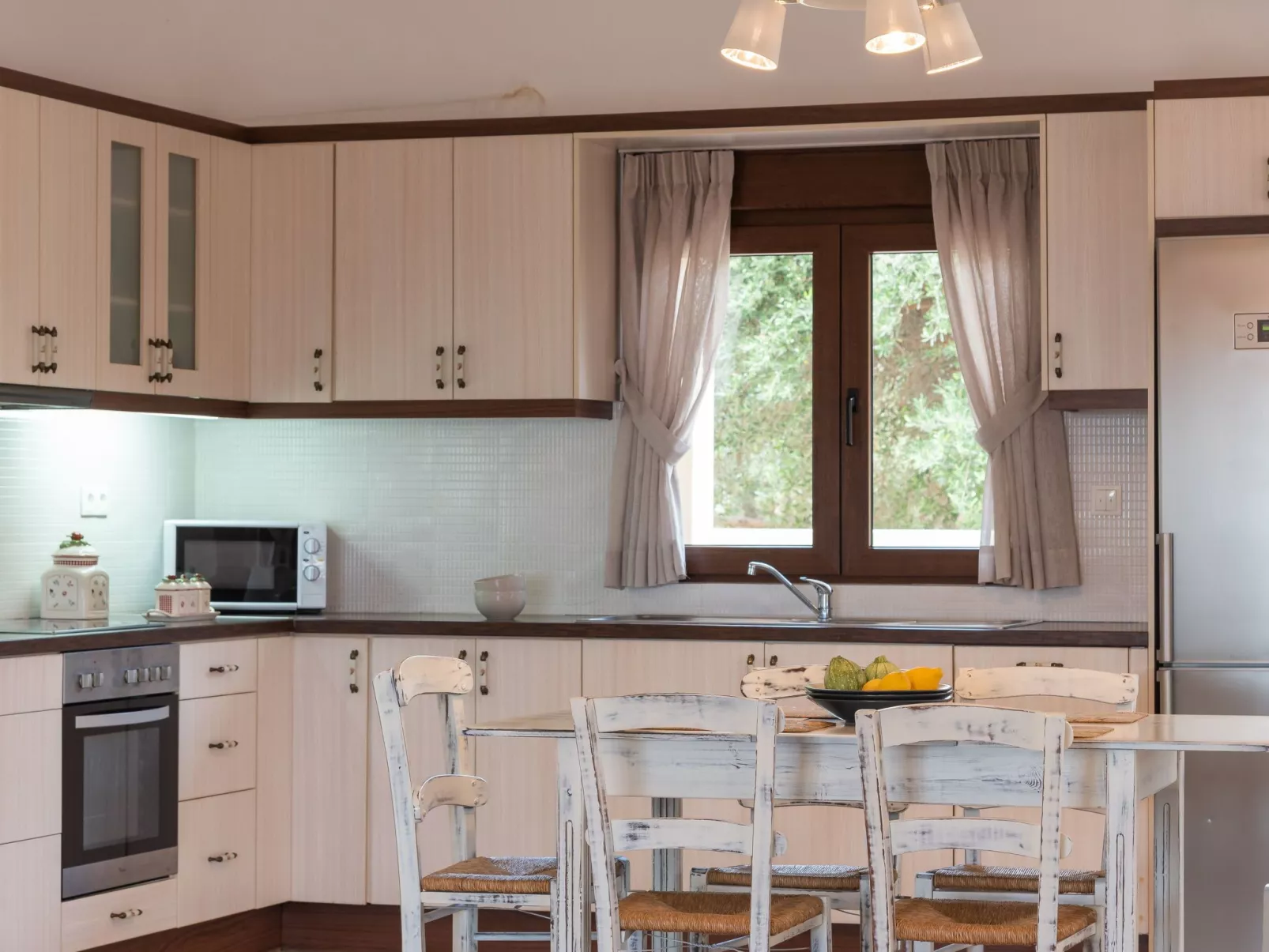 Ferienvilla "Rousa" mit Bergblick-Binnen