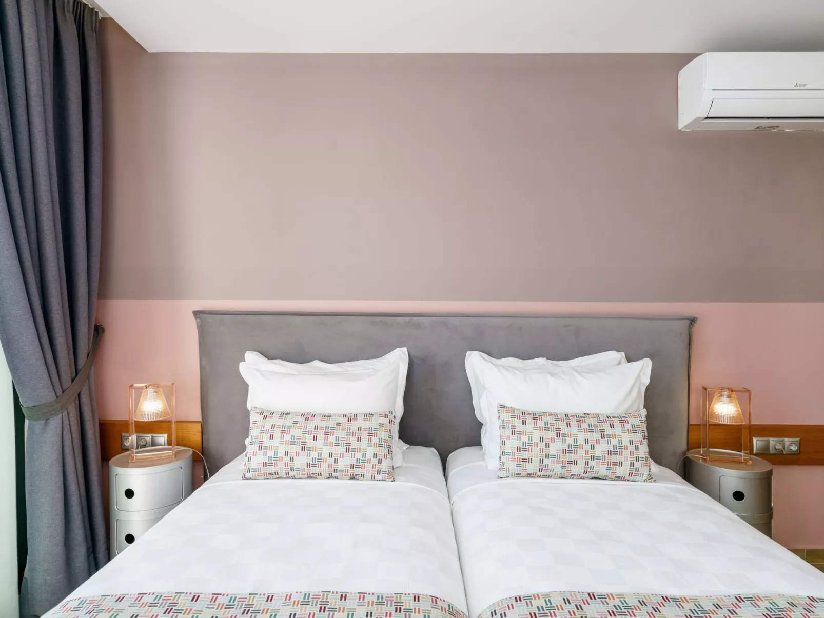 Lux-Villa mit Innen- und Außenpool, BBQ und Fitnessraum-Binnen