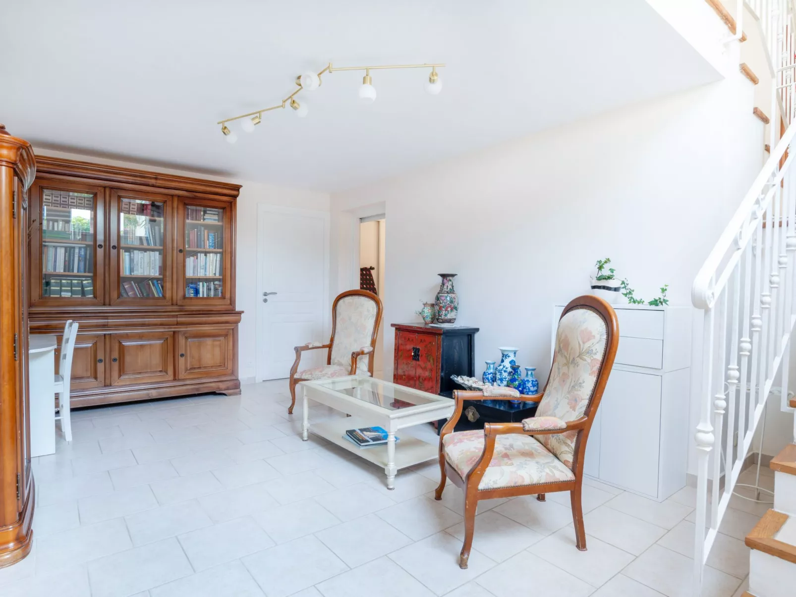 "Villa Cypangha"-Binnen