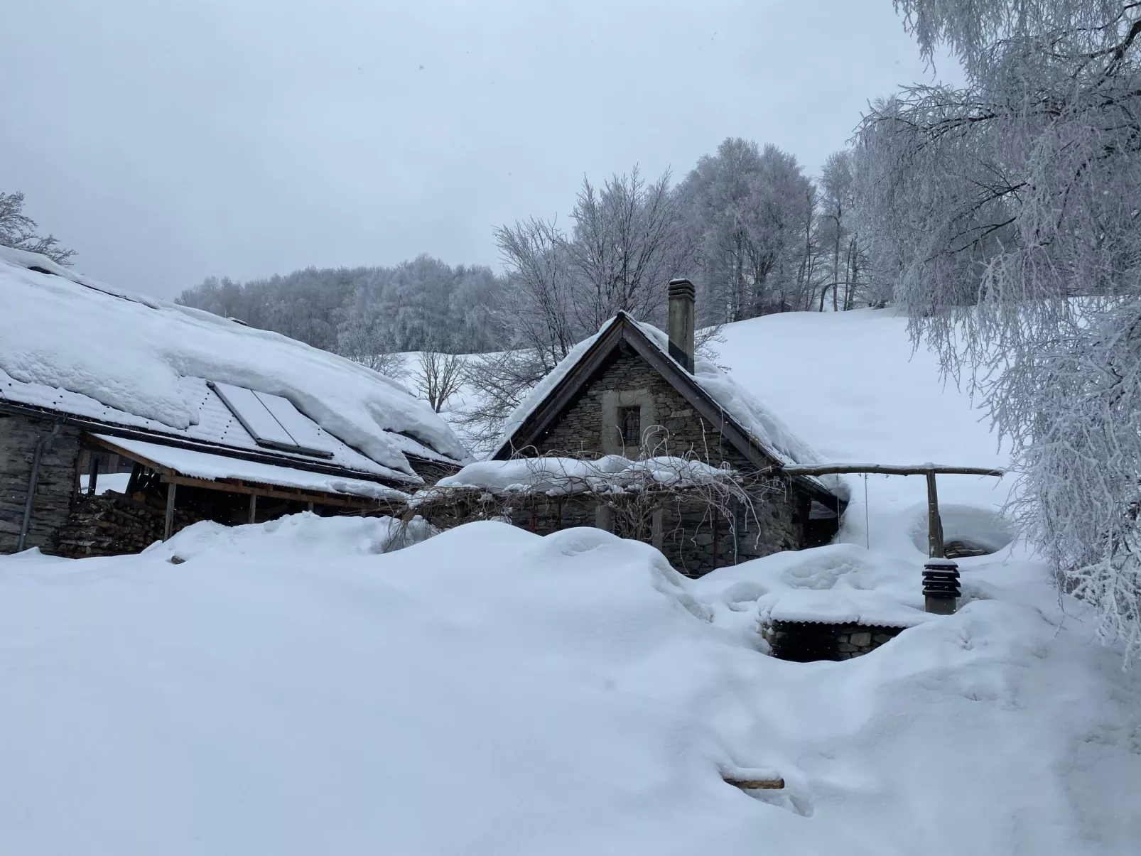 Typisches Tessiner Landleben im Centovalli-Buiten