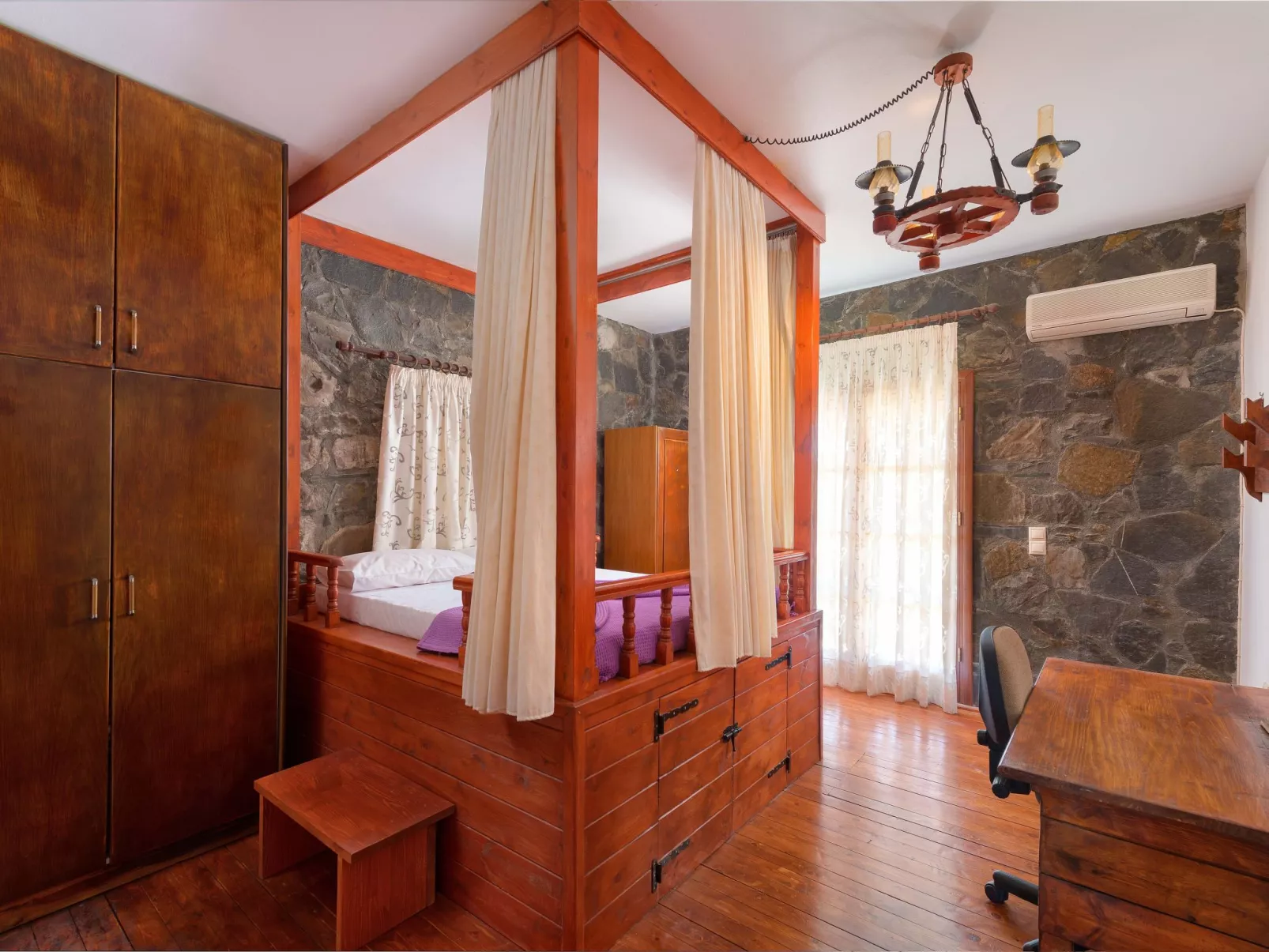 In Notia Rodos mit privatem Garten-Binnen