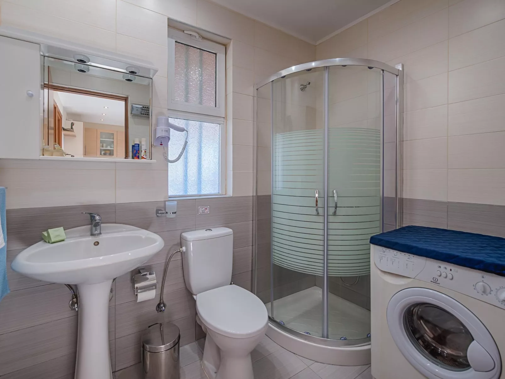 Villa Fay mit privatem Parkplatz in Lardos-Image-tags.info