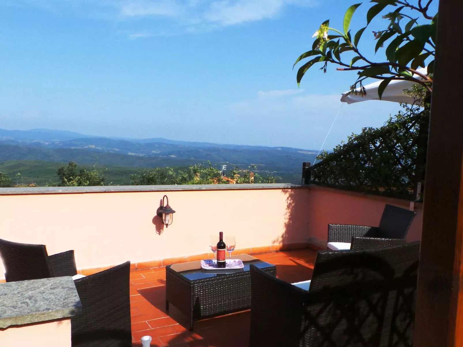 Wohnung 'Eichhörnchen' mit Schwimmbad-Buiten